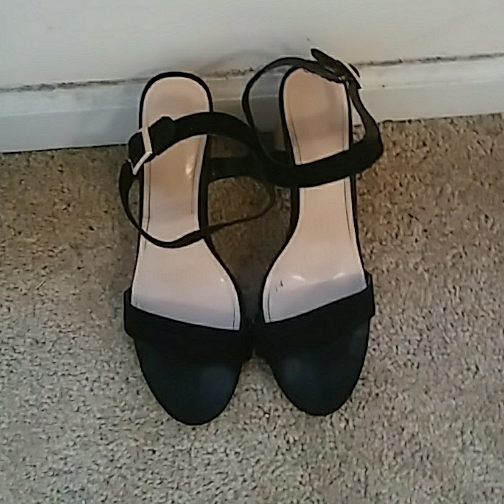 Black and tan wedges